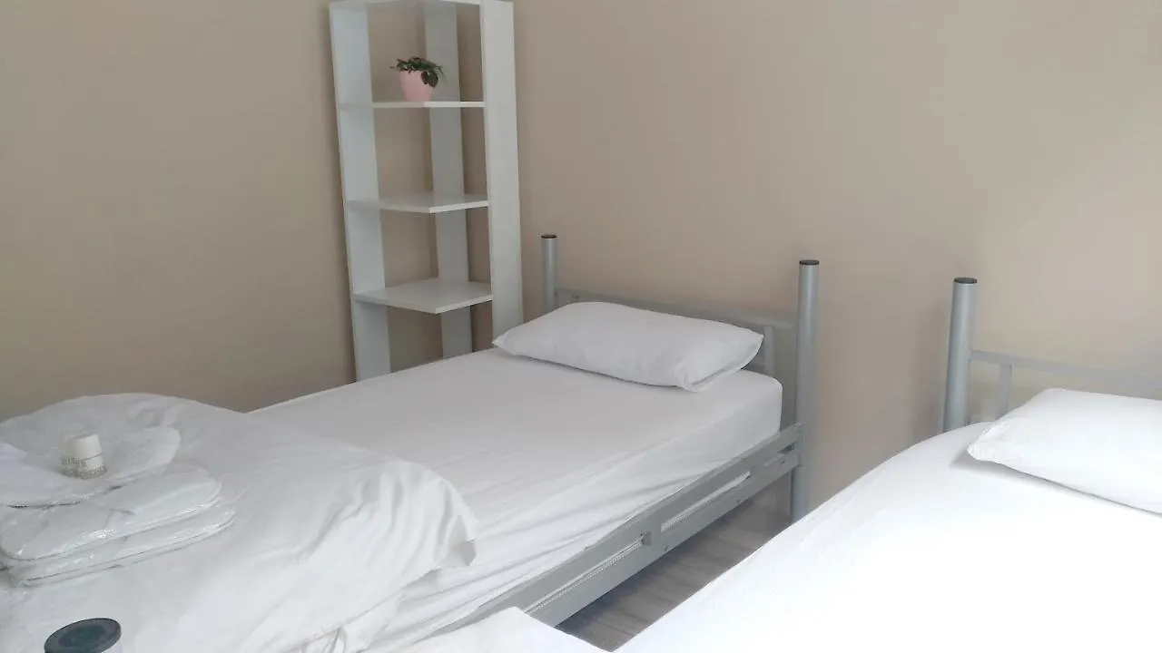 Kevin'S Hostel Yeldegirmeni 이스탄불