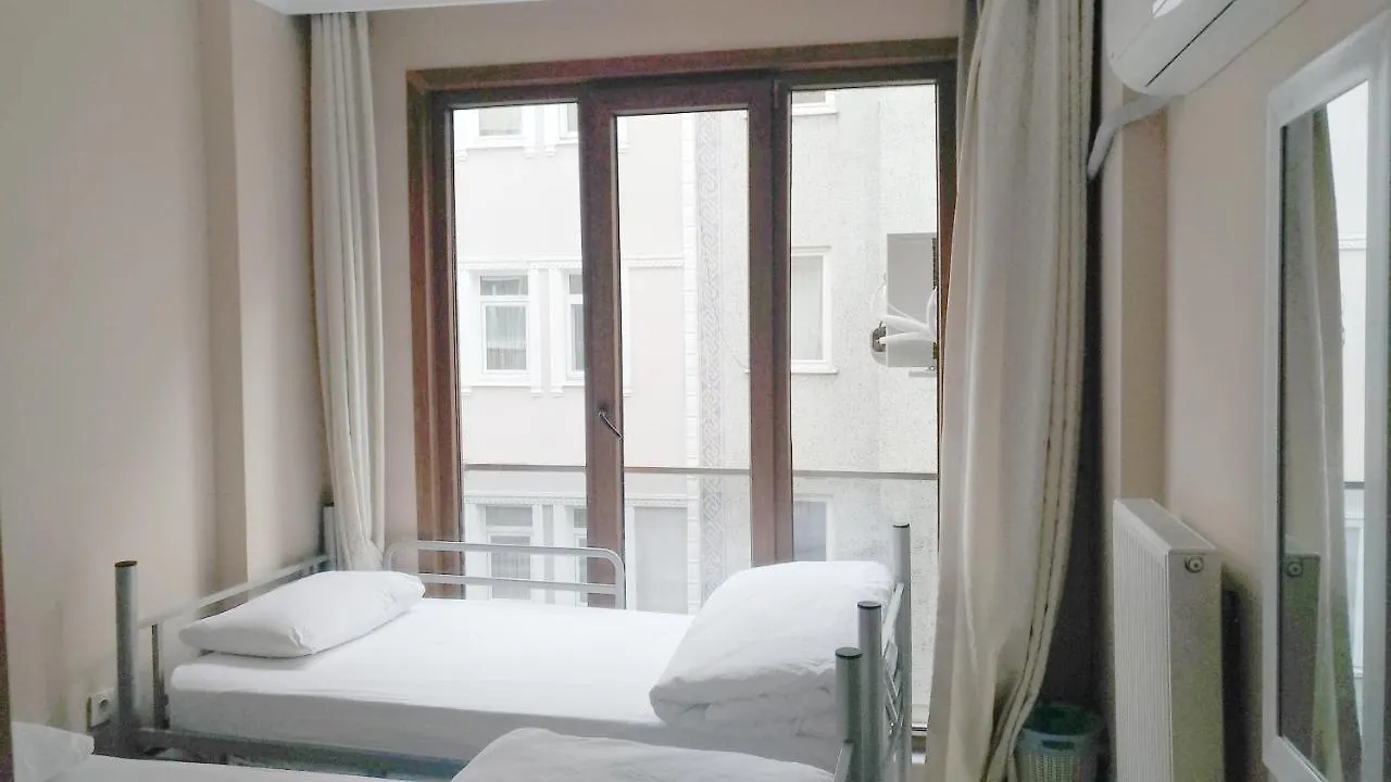 Kevin'S Hostel Yeldegirmeni 이스탄불